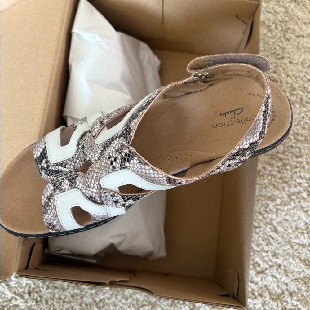 NIB- Clark’s Collection B White and Brown Snakeskin-Patterned Sandals, 7.5